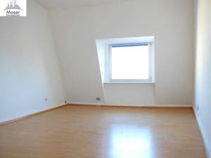 VERMIETET!Altbaucharme mitten in Bornheim! Sonnige 4 Zimmer-Maisonette direkt auf der Berger Straße