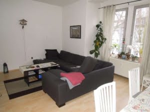 VERMIETET! Sonnige, großzügige 3 Zimmer Altbauwohnung – ruhig + zentral in Heddernheim
