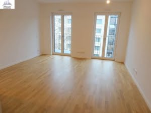 VERMIETET! Schickes 1-Zimmer Apartment (Neubau 2020) mit Balkon, Parkett, EBK – zentr. Ostend Lage