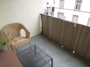VERMIETET! Großzügige sonnige 2 Zimmer mit Südbalkon + EBK – nahe Berger Straße – Bornheim Mitte