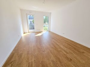 VERMIETET! Schick ! dieses nagelneue 4-Zimmer Townhouse mit Balkon + Terrasse – Offenbach
