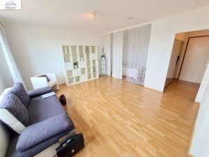 VERMIETET! WOW! TOP SKYLINEBLICK + POOL+SAUNA im Haus! Großes 1 Zimmer Apt. mit Balkon. –