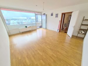 VERMIETET! Schicke 2 Zimmer Wohnung mit Balkon – Sachsenhausen + POOL+SAUNA im Haus!