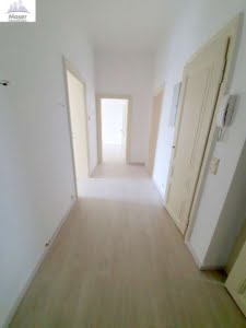 VERMIETET! Altbaucharme pur! 3 Zimmer, Wohnküche, 2 Balkone + neuer Boden -Berger Str