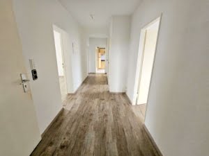 VERMIETET! Gemütliche 3 Zimmerwohnung mit großem Balkon in gepflegter Grünanlage in Bad Homburg