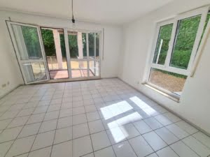 VERMIETET! Gartenwohnung Sachsenhäuser Berg: 2 sonnige Zimmer + EBK + Balkon + eigener Garten