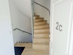 VERMIETET! Koffer auspacken und zu Hause sein! Groß + Stylisch – ein tolles Studio! 1 Zimmer + sep. Wohnküche + Terrasse – Top Lage Sachsenhausen