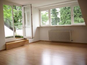 VERMIETET! 2-Zimmer DG-Wohnung (=2.OG) mit Dachterrasse – Top Lage Bornheim Nähe Parlamentsplatz