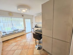 VERKAUFT! Perfekt für die kleine Familie! Solides Reihenmittelhaus + Garage + Garten -Heddernheim