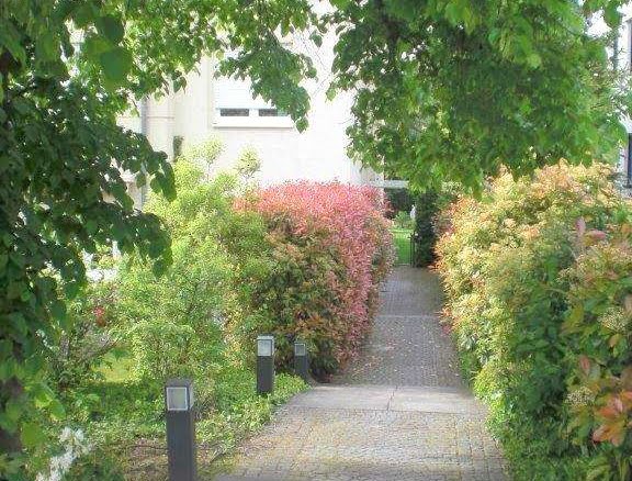 VERMIETET! Sehr großzügige 3-Zimmer Maisonette mit 2 Balkonen + TG-Platz – Top Lage Sachsenhausen