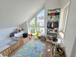 VERMIETET! Schicke 4 Zimmer Dachgeschosswohnung + 2 Balkone + 2 Bäder + Fußbodenheizung -ruhig + zentral in Rödelheim