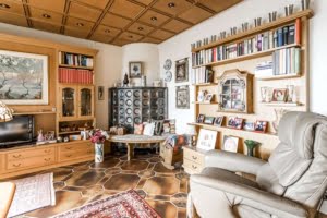 VERKAUFT! Prachtvolle Villa mit Schwimmbad und Parkgrundstück mit Teich – Hollywood-Feeling im Rheingau!