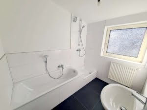 VERKAUFT! 2 Zimmerwohnung mit Süd-Balkon + KFZ-Stellplatz-Nähe Klinikum Höchst-einzugsbereit –