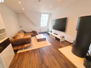 VERMIETET! WOW! – Stylische 5 Zimmer Maisonette inkl. EBK + Kamin + Dachterr. -Sachsenhausen