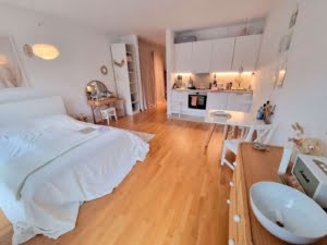 VERMIETET! Schickes 1-Zimmer Apartment (Neubau 2020) mit Balkon, Parkett, EBK – zentr. Ostend Lage