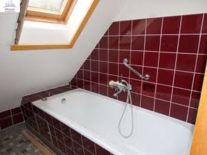 VERMIETET! Geräumige 2-Zimmerwohnung im Dachgeschoss in 3-Parteienhaus – ruhige Lage in Großheubach
