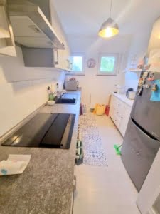 VERMIETET! Ruhig + renoviert 2019! Gepflegte 2 Zimmer mit Balkon – direkt am Kettler Krankenhaus