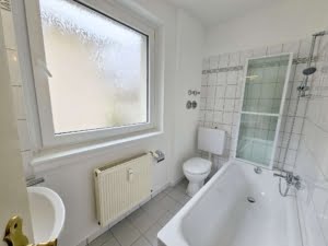 VERMIETET! Top Westendlage! Gemütliche, sonnige 2 Zimmerwohnung mit Balkon + Einbauküche inkl.