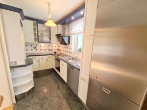 VERMIETET!Perfekte Lage am Berger Hang! 6 Zimmer + 2 Bäder auf 2 Etagen mit eigenem Garten + Teich!