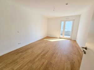 VERMIETET! Schick ! dieses nagelneue 4-Zimmer Townhouse mit Balkon + Terrasse – Offenbach