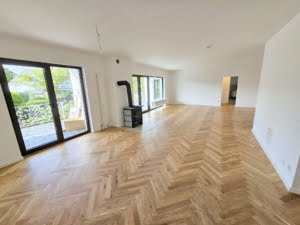 Nagelneu saniert! Große 3 Zimmer mit Terrasse + Garten – Parkettboden – Wohnküche – Neu Isenburg
