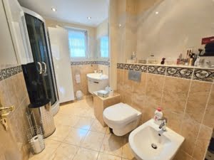 VERKAUFT! Perfekt für die kleine Familie! Solides Reihenmittelhaus + Garage + Garten -Heddernheim