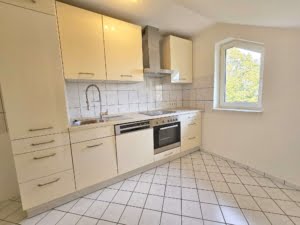 VERKAUFT! Panoramablick! Große 2 Zimmerwohnung mit Dachterrasse + TG-Platz – Top Lage Bad Vilbel