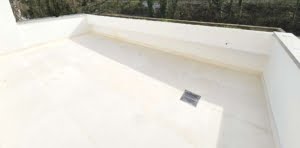 VERKAUFT! Große 4 Zimmer Terrassenwohnung + 2 Bäder + EBK + Kamin + Keller + Garage –