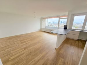 VERMIETET! Bester Skylineblick inkl. +Pool+Sauna im Haus! Schicke 3 Zimmer Wohnung mit Balkon –