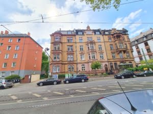VERMIETET! WOW! – Stylische 5 Zimmer Maisonette inkl. EBK + Kamin + Dachterr. -Sachsenhausen
