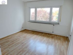 VERMIETET! Ruhig + renoviert 2019! Gepflegte 2 Zimmer mit Balkon – direkt am Kettler Krankenhaus