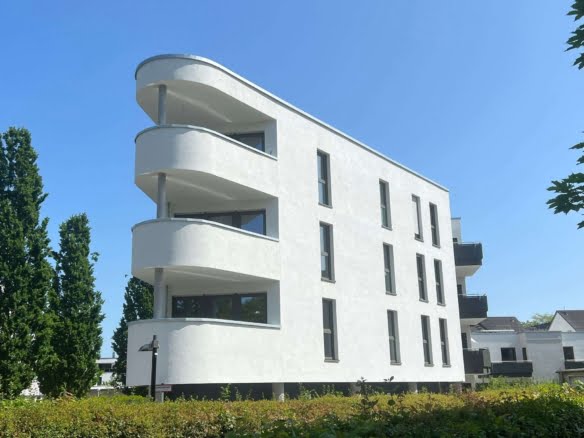 VERMIETET! Nagelneu + richtig schick : 3-Zimmerwohnung mit Balkon – ruhig in Offenbach-Ost