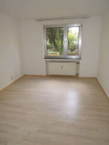VERMIETET! Großzügige sonnige 2 Zimmer mit Südbalkon + EBK – nahe Berger Straße – Bornheim Mitte