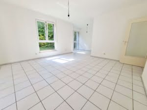 VERMIETET! Gartenwohnung Sachsenhäuser Berg: 2 sonnige Zimmer + EBK + Balkon + eigener Garten