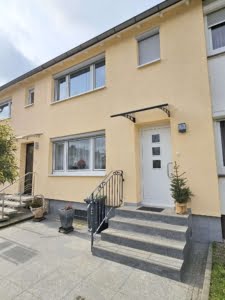 VERKAUFT! Perfekt für die kleine Familie! Solides Reihenmittelhaus + Garage + Garten -Heddernheim
