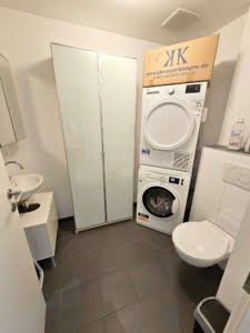 VERMIETET! Schickes 2-Zimmer Dachstudio mit großer Dachterrasse – ruhig + zentral Ostend