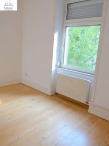 VERMIETET!Bezahlbare, gemütliche 3 Zimmer Altbauwohnung – mitten in Bockenheim