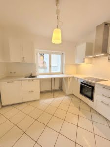 VERMIETET! Viel Platz auf 2 Etagen + großer Garten, 7 Zimmer + 2 Bäder + Doppelgarage