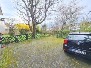 VERMIETET! Großzügige 2 Zimmer Wohnung mit Balkon in gepflegtem MFH zentral in Bad Soden