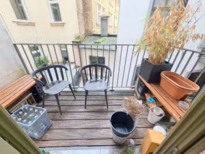 VERMIETET! 3 große Zimmer + Wohnküche + Balkon- top saniert – Mitten im Leben – Altbaucharme pur!