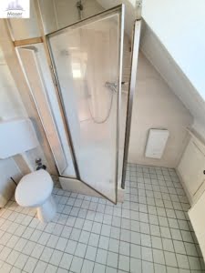 VERMIETET! Gemütliche 2-Zimmer Dachgeschosswohnung mit Tageslicht Duschbad und Einbauküche – mitten in Fußgängerzone Hanau