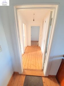 VERMIETET! Gemütliche 2-Zimmer Dachgeschosswohnung mit Tageslicht Duschbad und Einbauküche – mitten in Fußgängerzone Hanau