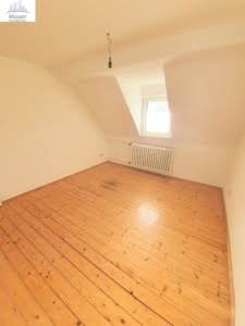 VERMIETET! Gemütliche 2-Zimmer Dachgeschosswohnung mit Tageslicht Duschbad und Einbauküche – mitten in Fußgängerzone Hanau