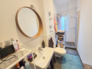 VERMIETET! Neu saniert in 2022! Tolle 3 Zimmer Altbauwohnung mit Balkon – zentrale Lage Nähe TÜV Hanau