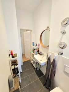 VERMIETET! Neu saniert in 2022! Tolle 3 Zimmer Altbauwohnung mit Balkon – zentrale Lage Nähe TÜV Hanau