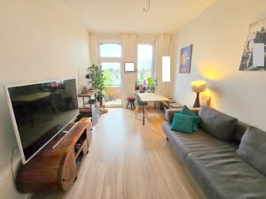 VERMIETET! Neu saniert in 2022! Tolle 3 Zimmer Altbauwohnung mit Balkon – zentrale Lage Nähe TÜV Hanau