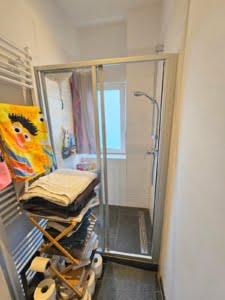 VERMIETET! Neu saniert in 2022! Tolle 3 Zimmer Altbauwohnung mit Balkon – zentrale Lage Nähe TÜV Hanau