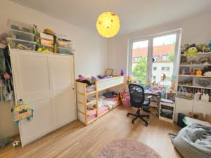 VERMIETET! Neu saniert in 2022! Tolle 3 Zimmer Altbauwohnung mit Balkon – zentrale Lage Nähe TÜV Hanau