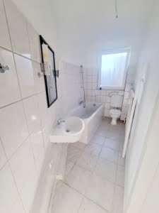 VERMIETET! Alles Neu Renoviert! Großzügige 4,5 Zimmerwohnung + Balkon – WG geeignet – zentralst in Offenbach