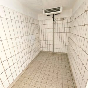 VERMIETET! Attraktive Ladenfläche + Küche + Kühlhaus + Büro + Keller in zentraler Lage Bad Vilbel-Heilsberg